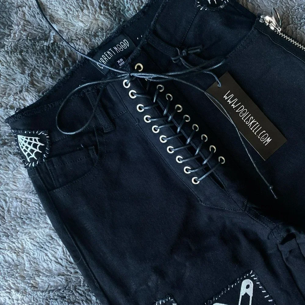 Stitch Btch Patched Lace Up Jeans - Picture 4 of 12